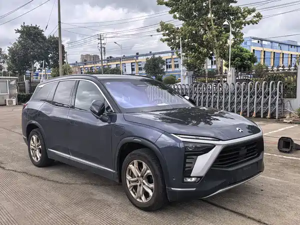 NIO ES8 2021