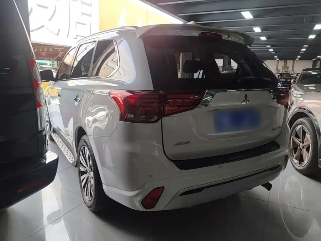 Mitsubishi Outlander 2022