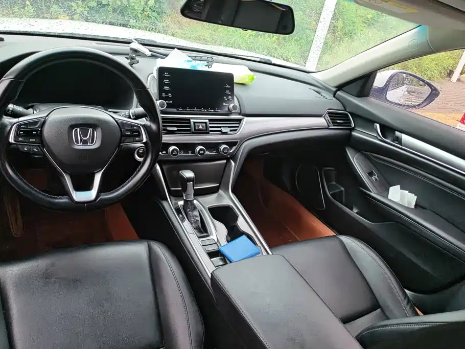 Honda Accord 2020 — фото 12