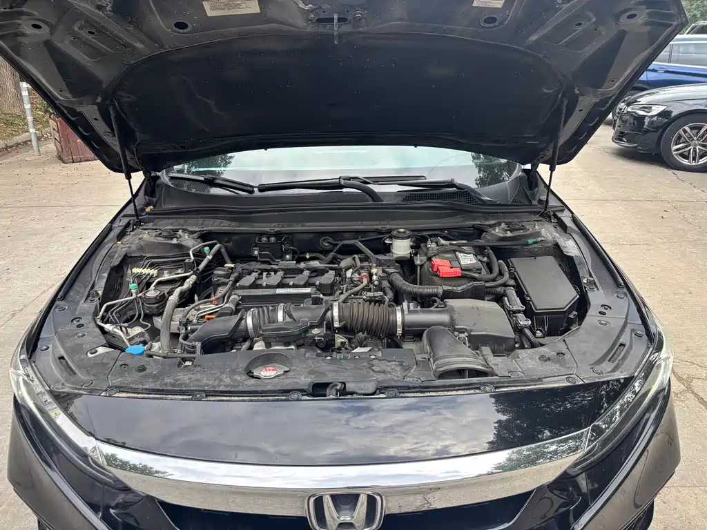 Honda Accord 2019 — фото 11