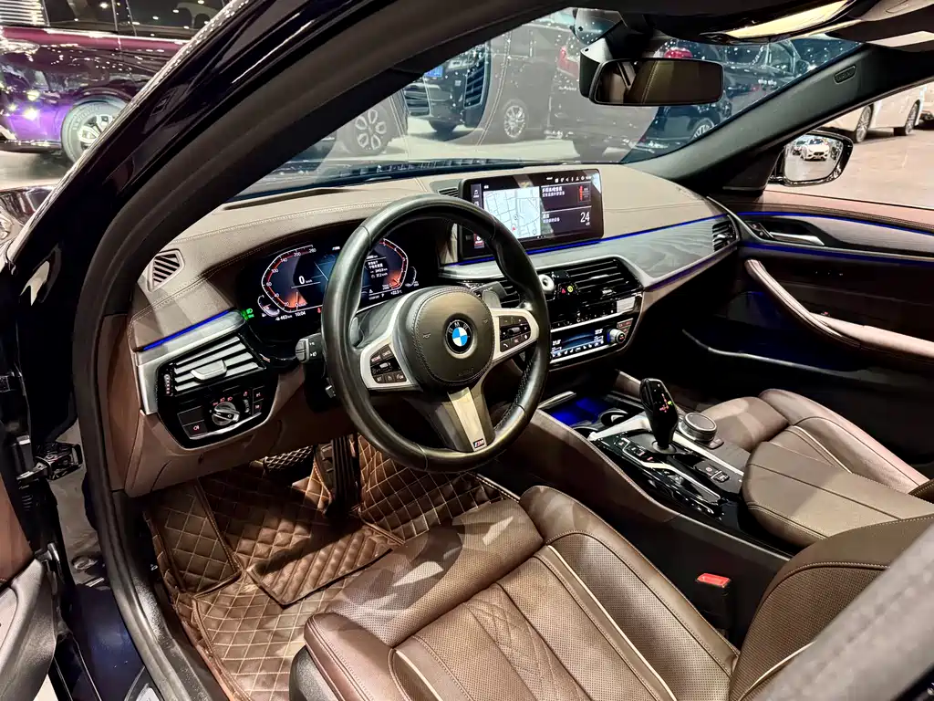 BMW 5 Series 2021 — фото 6