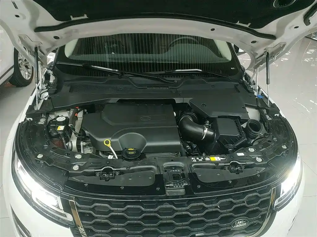 Land Rover Evoque 2023 — фото 13