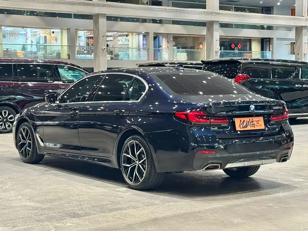 BMW 5 Series 2021 — фото 14