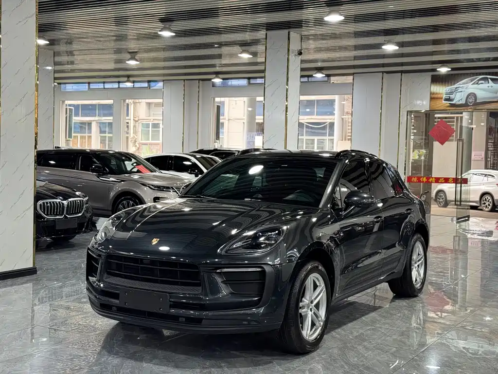 Porsche Macan 2023 — фото 1