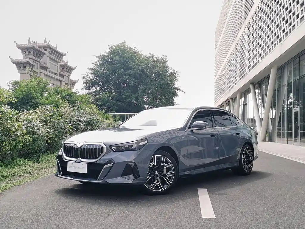 BMW 5 Series 2024