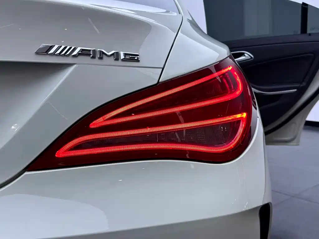 Mercedes-Benz CLA AMG 2015 — фото 32