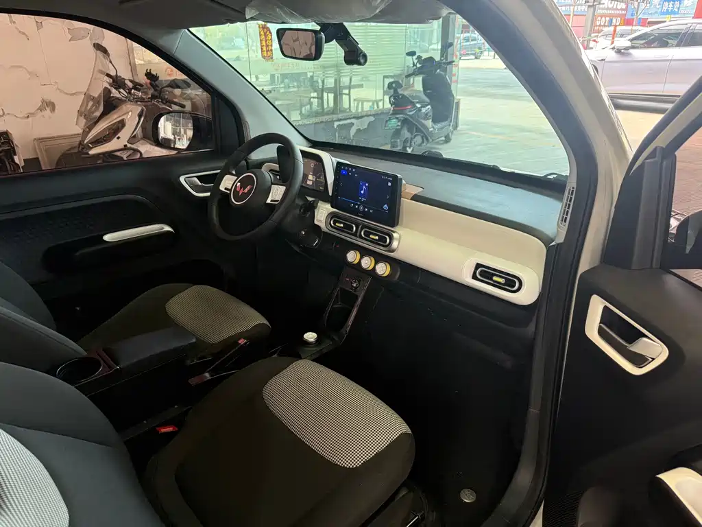 Wuling MINIEV 2025