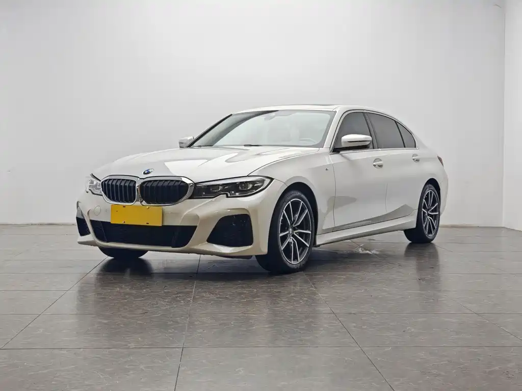 BMW 3 Series 2022 — фото 1