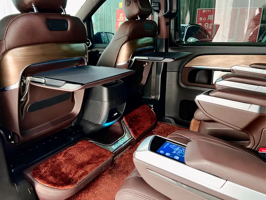 Mercedes-Benz V-Class 2024 — фото 20