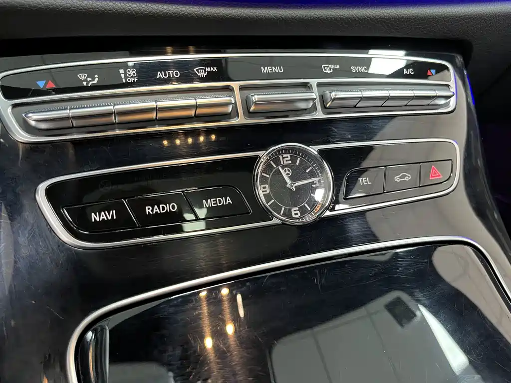 Mercedes-Benz E-Class 2018 — фото 13