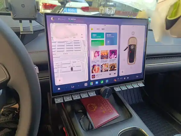 Xiaomi SU7 2025