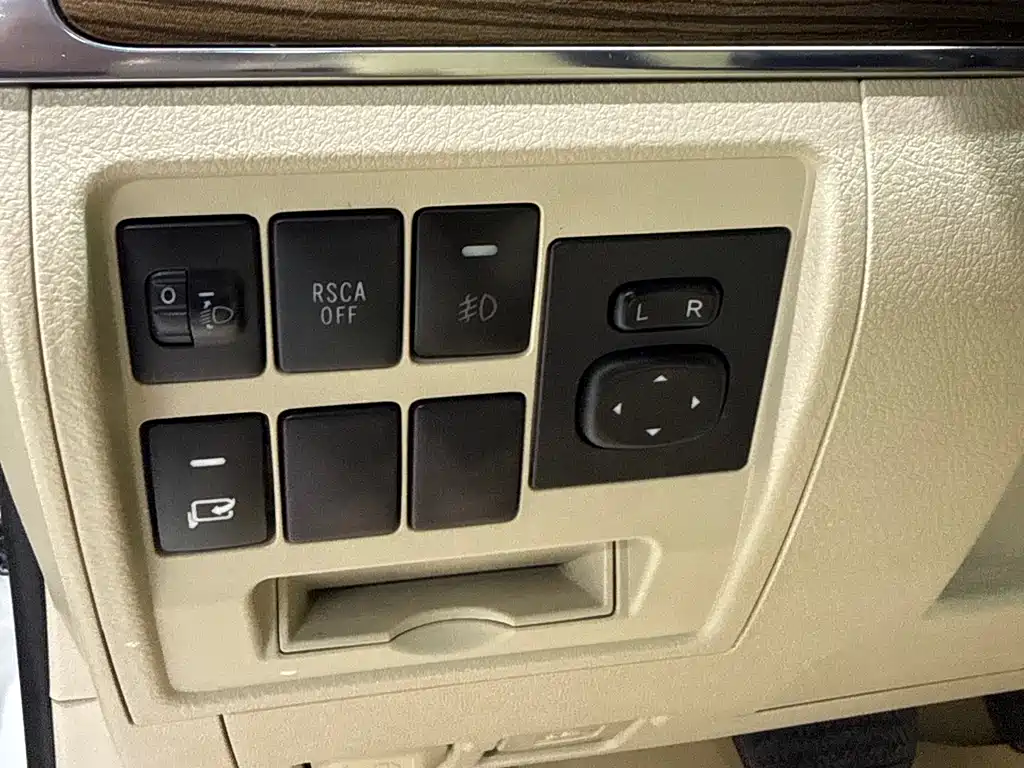 Toyota Land Cruiser 2020 — фото 19