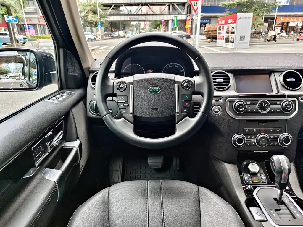 Land Rover Discovery 2012 — фото 23