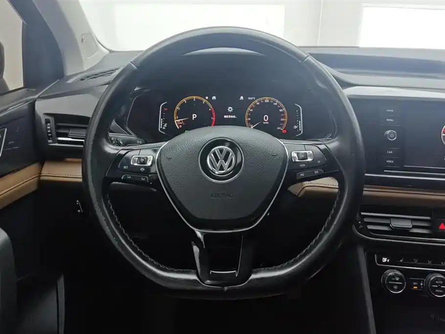Volkswagen Tharu 2018 — фото 15