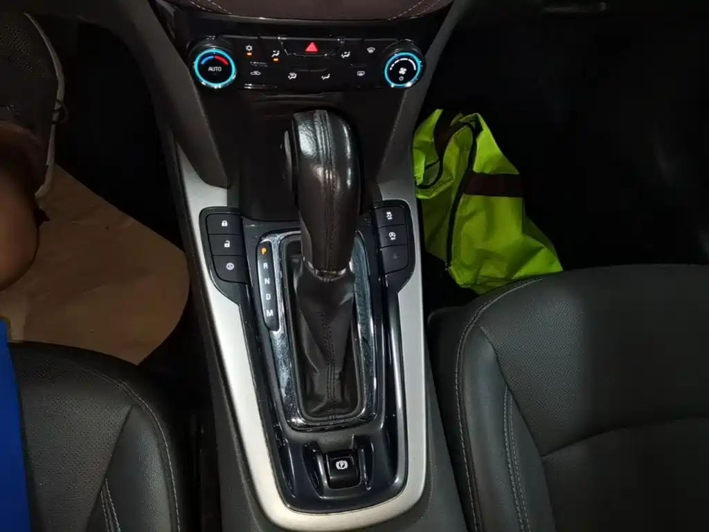 Chevrolet Malibu 2018 — фото 14