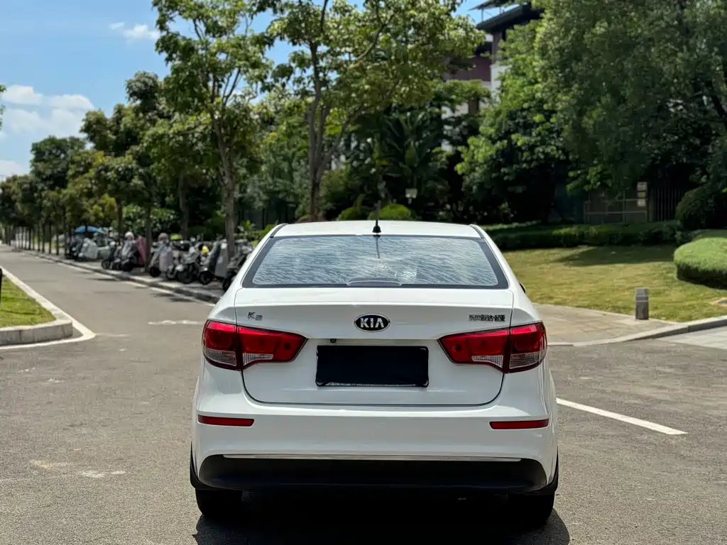 Kia K2 2017 — фото 15