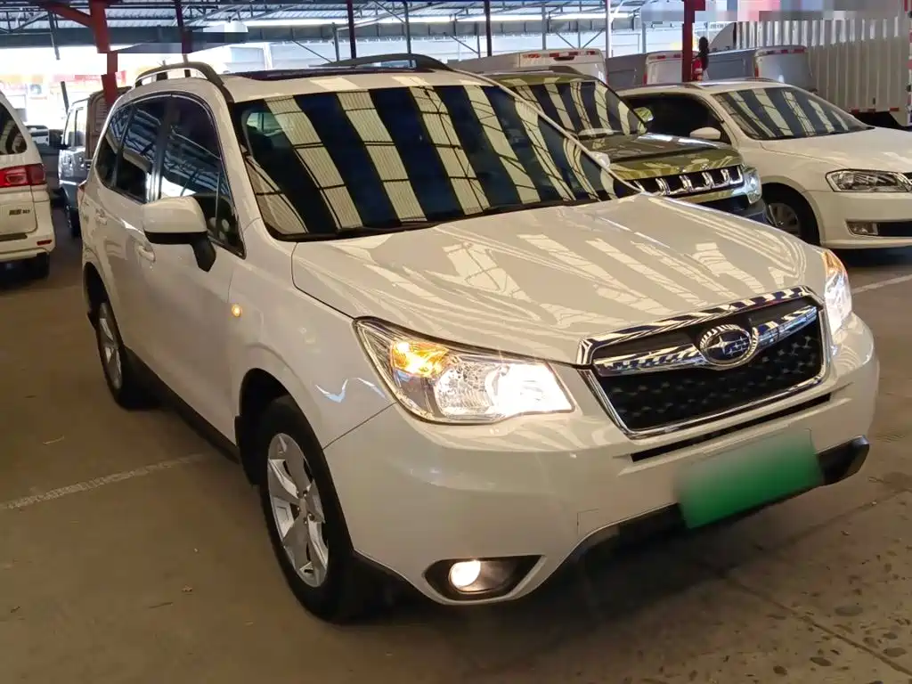 Subaru Forester 2014 — фото 4