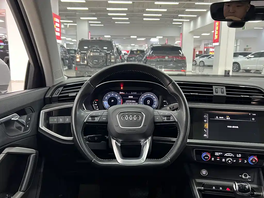 Audi Q3 2020 — фото 15
