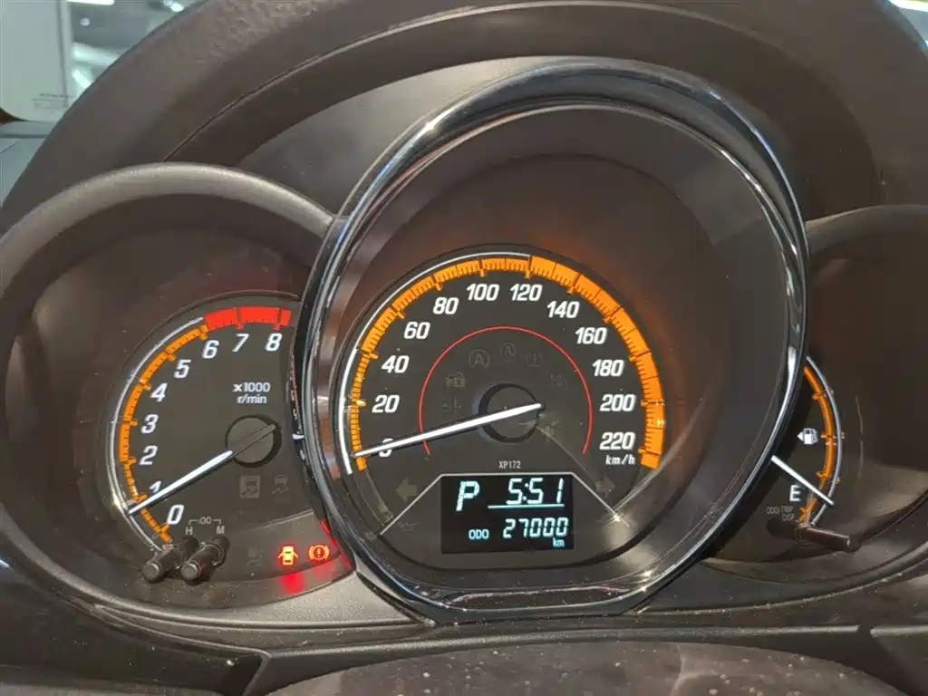 Toyota Yaris L 2023 — фото 12