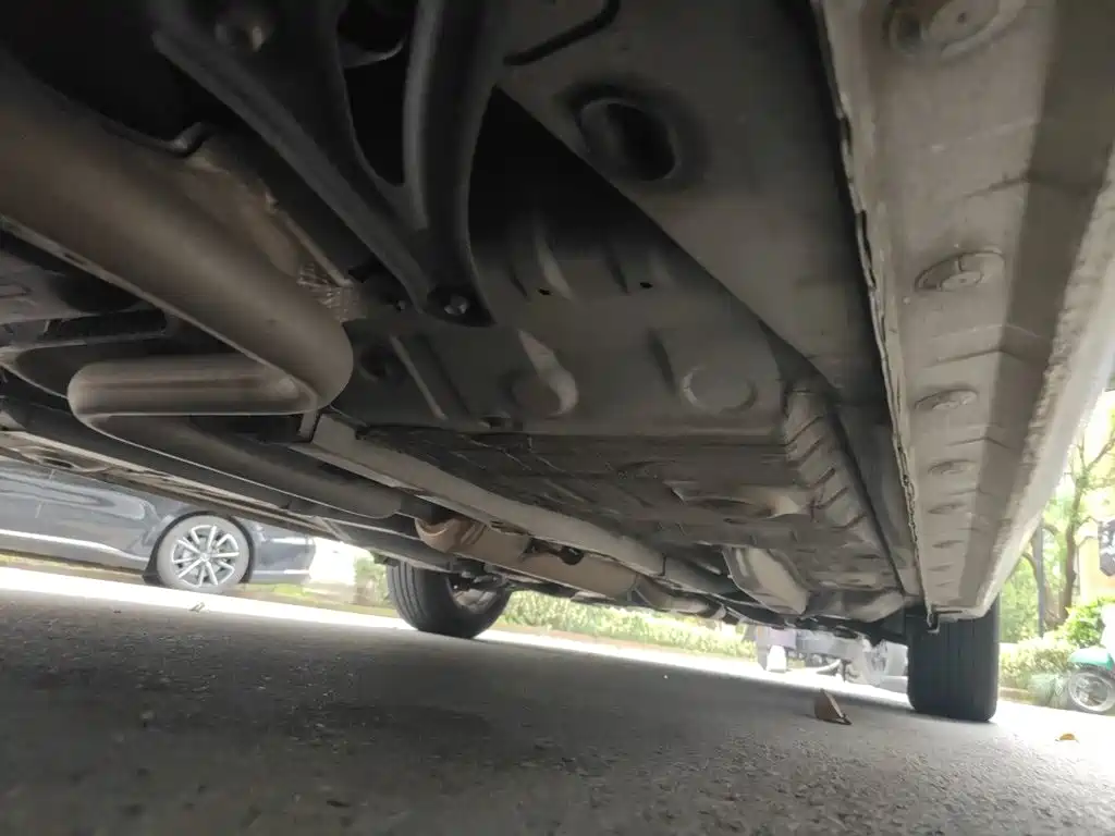 Toyota Yaris L 2015 — фото 18