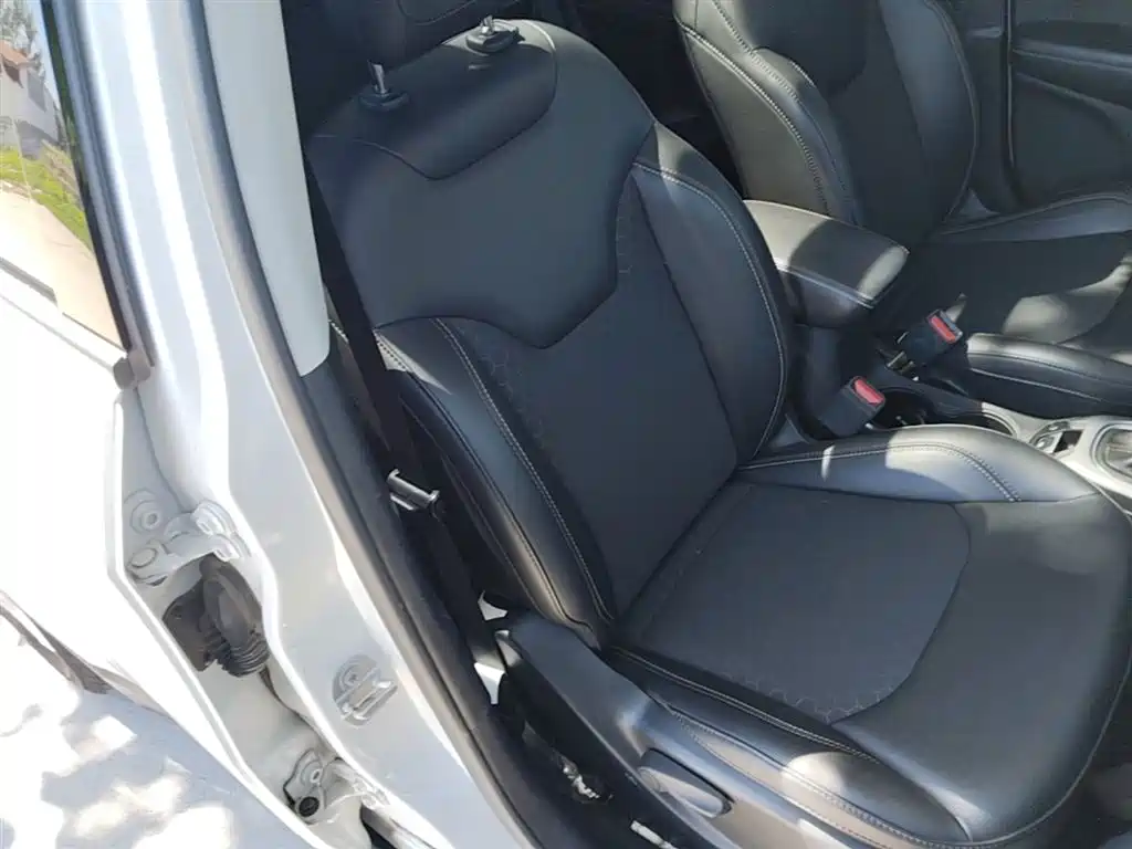 Jeep Compass 2020 — фото 25
