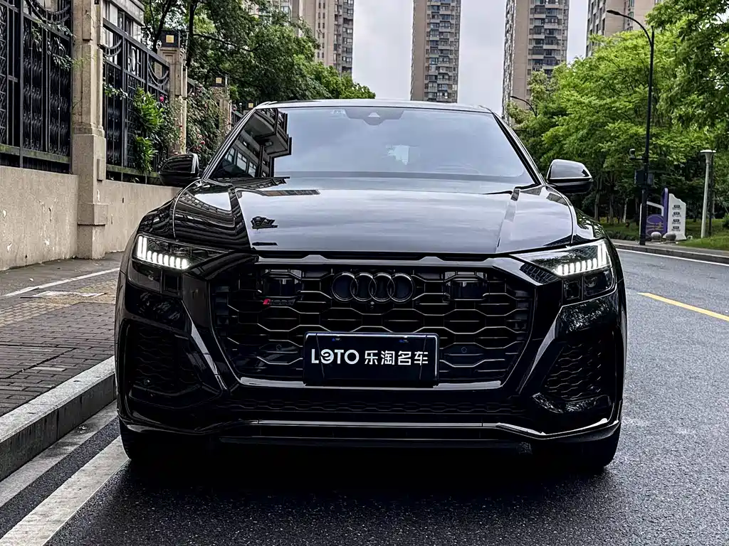 Audi RS Q8 2021 — фото 2