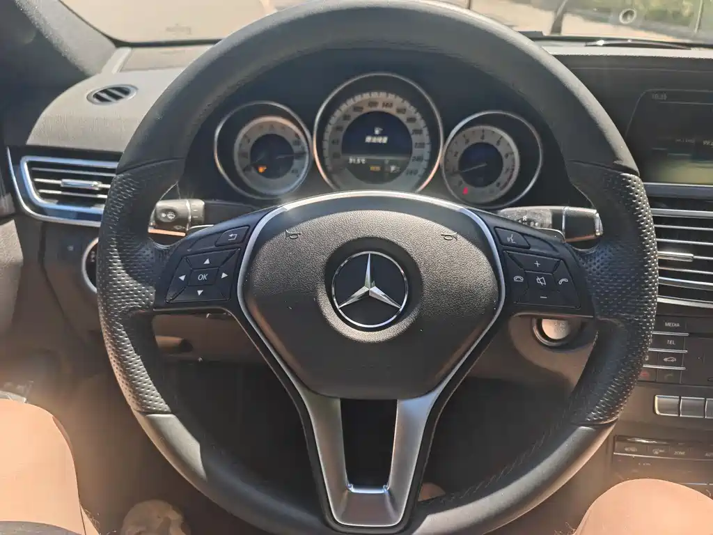Mercedes-Benz E-Class 2016 — фото 11