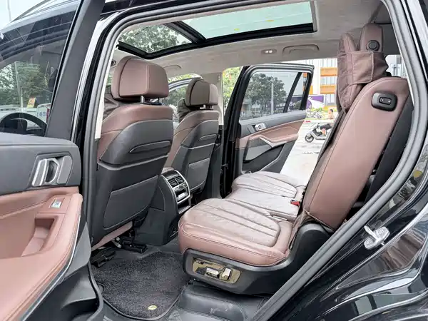 BMW X7 2021