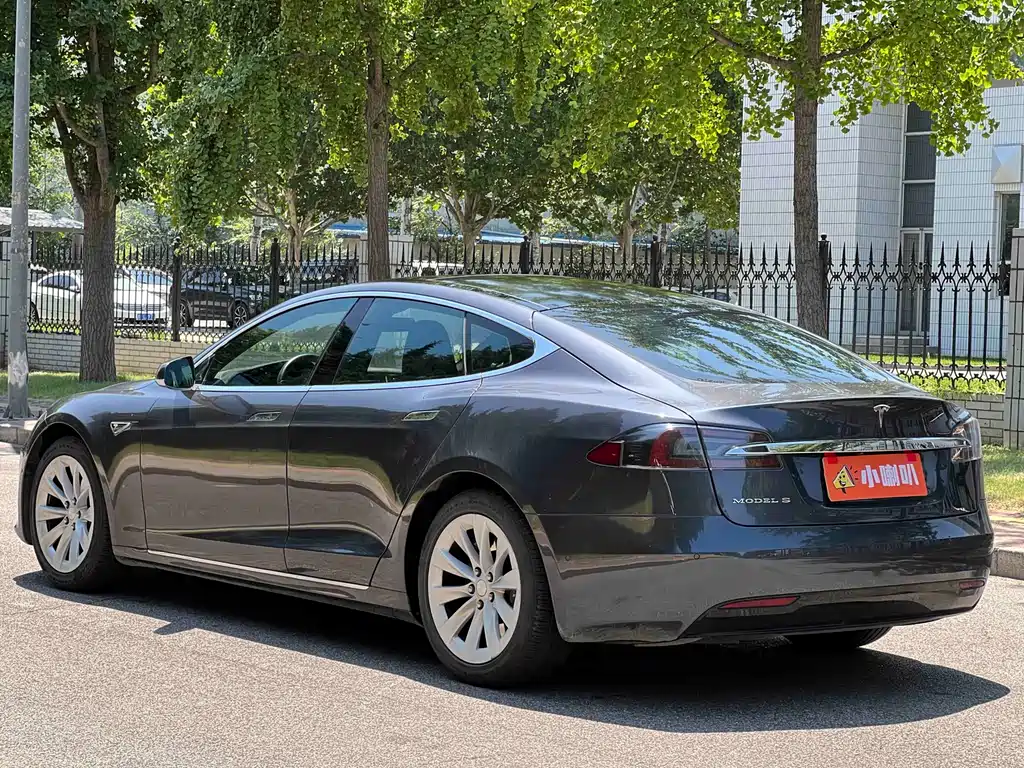 Tesla Model S 2016