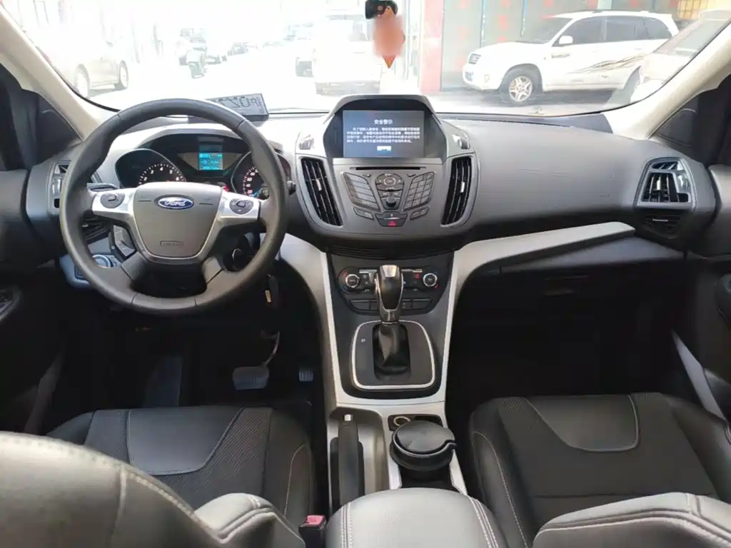 Ford Kuga 2015 — фото 10