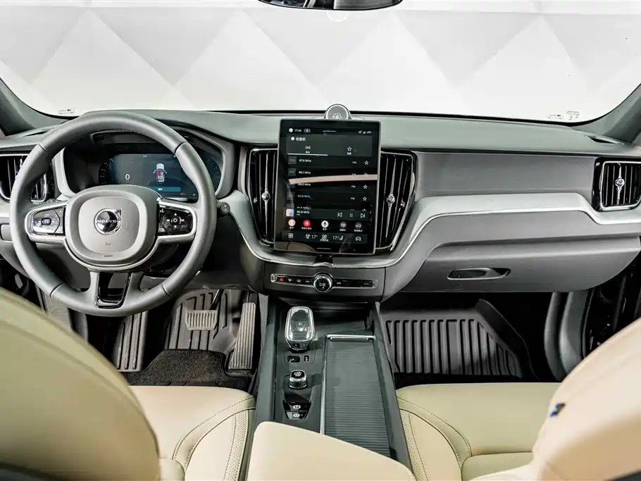 Volvo XC60 2026 — фото 14