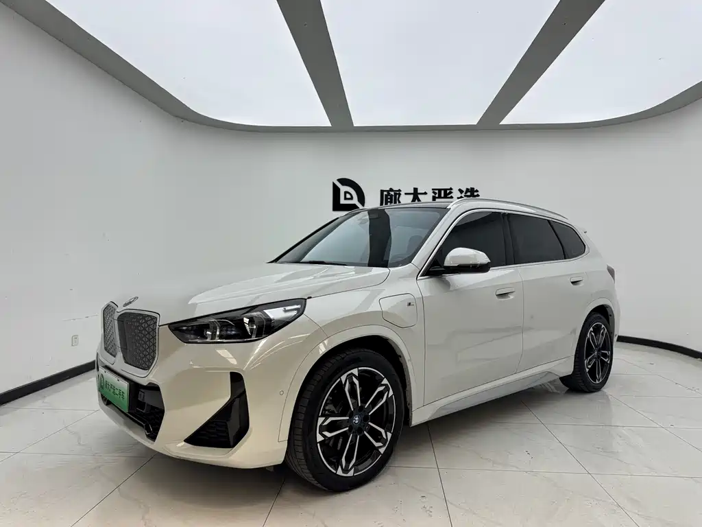 BMW iX1 2024