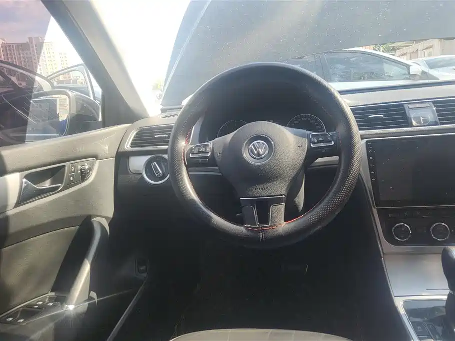 Volkswagen Passat 2015 — фото 15