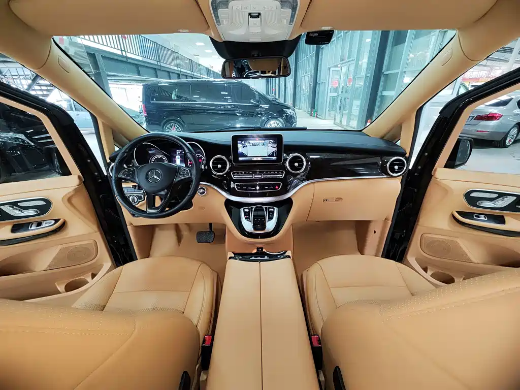 Mercedes-Benz V-Class 2018 — фото 6