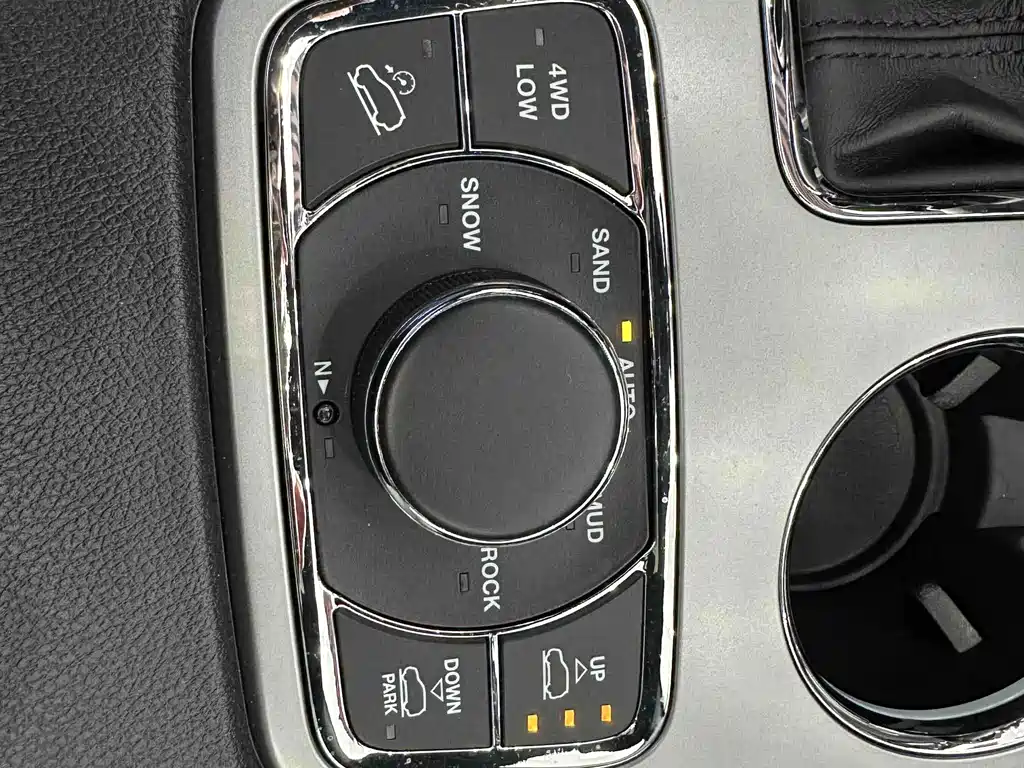 Jeep Grand Cherokee 2021 — фото 9