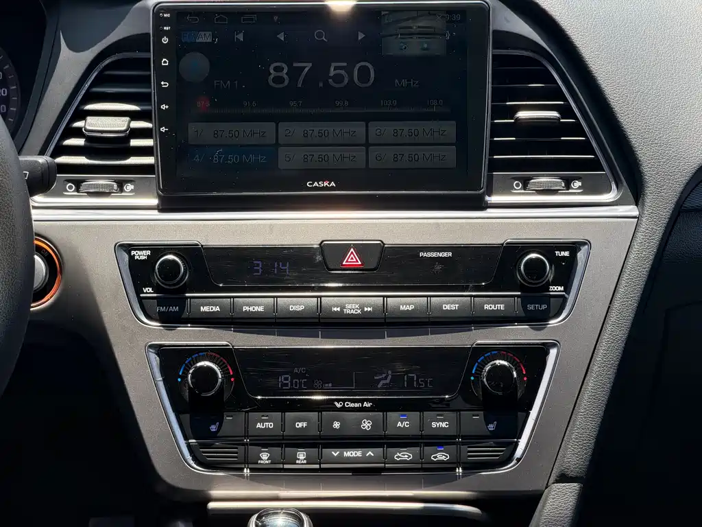 Hyundai Sonata 2015 — фото 12