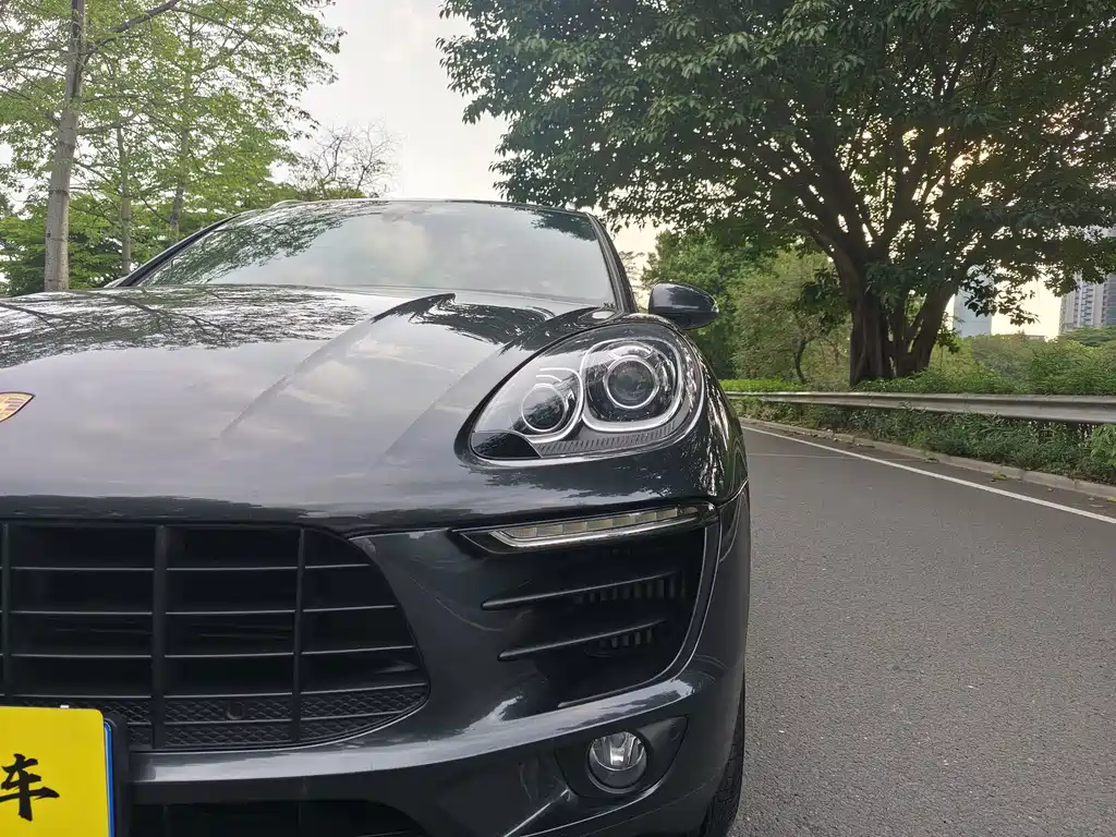 Porsche Macan 2018 — фото 26