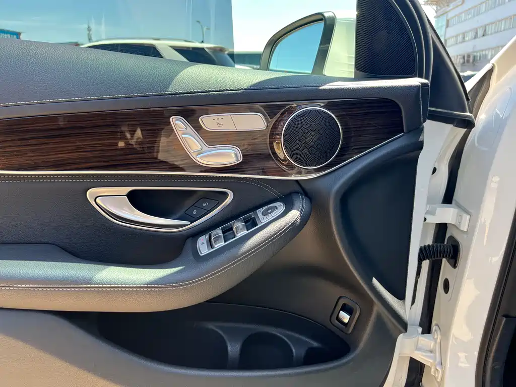Mercedes-Benz GLC 2019 — фото 12
