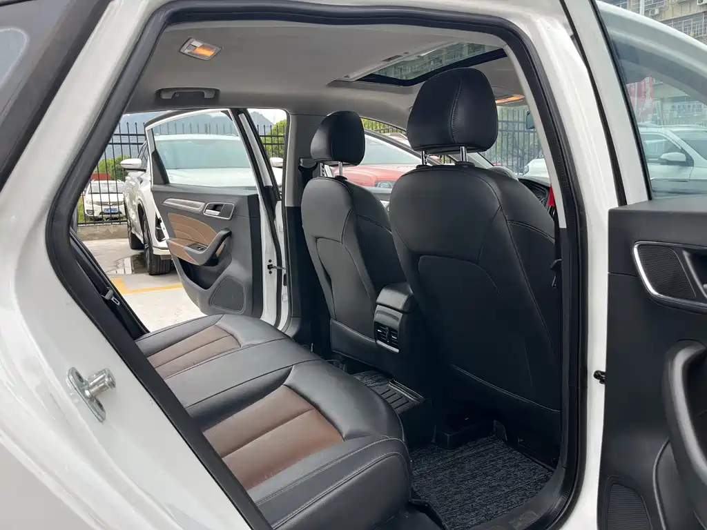 Roewe i6 Classic 2018 — фото 10