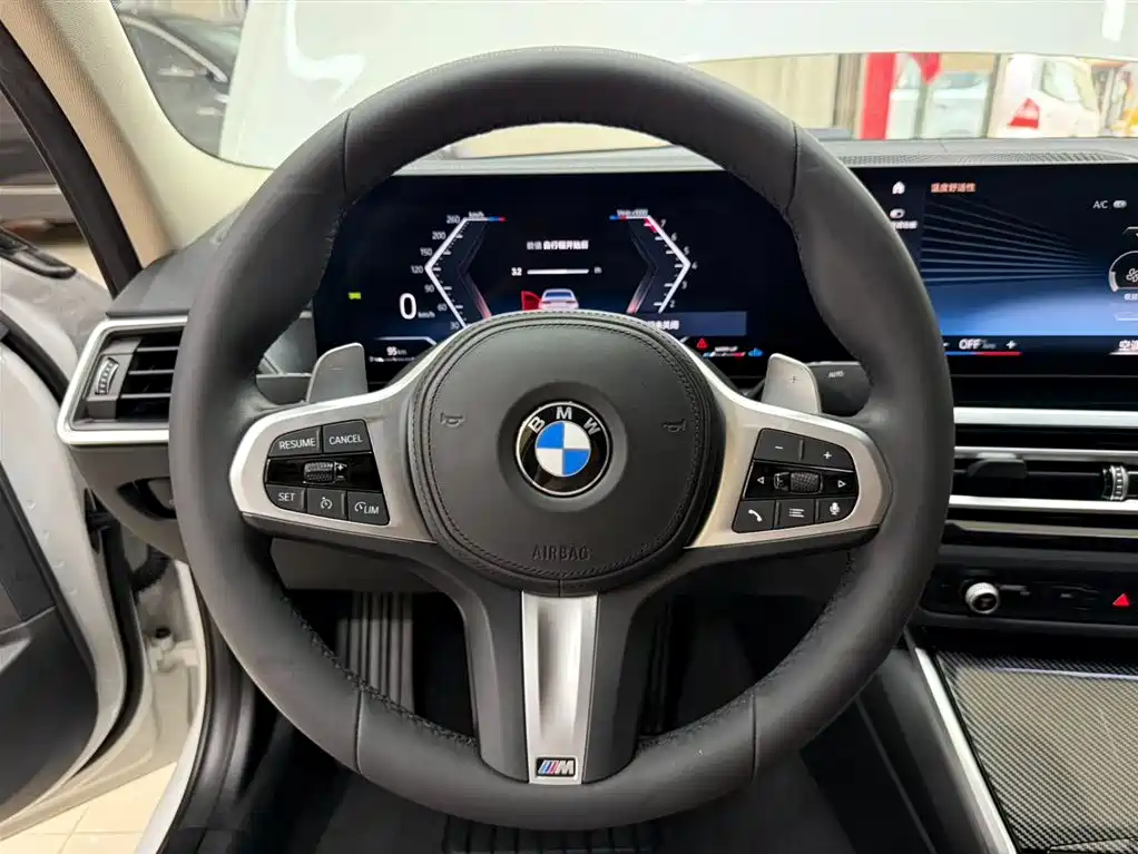 BMW 3 Series 2023 — фото 11