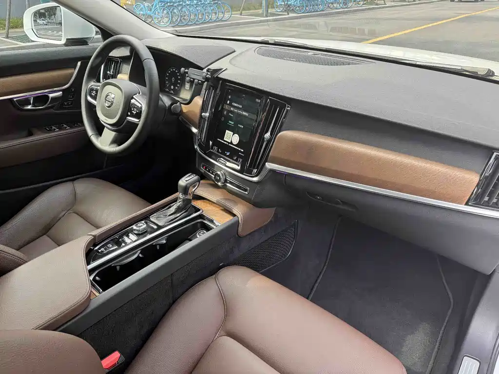 Volvo S90 2019 — фото 11