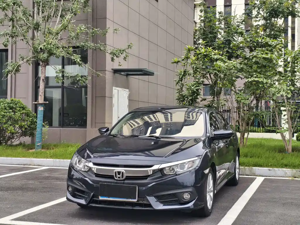 Honda Civic 2018 — фото 1