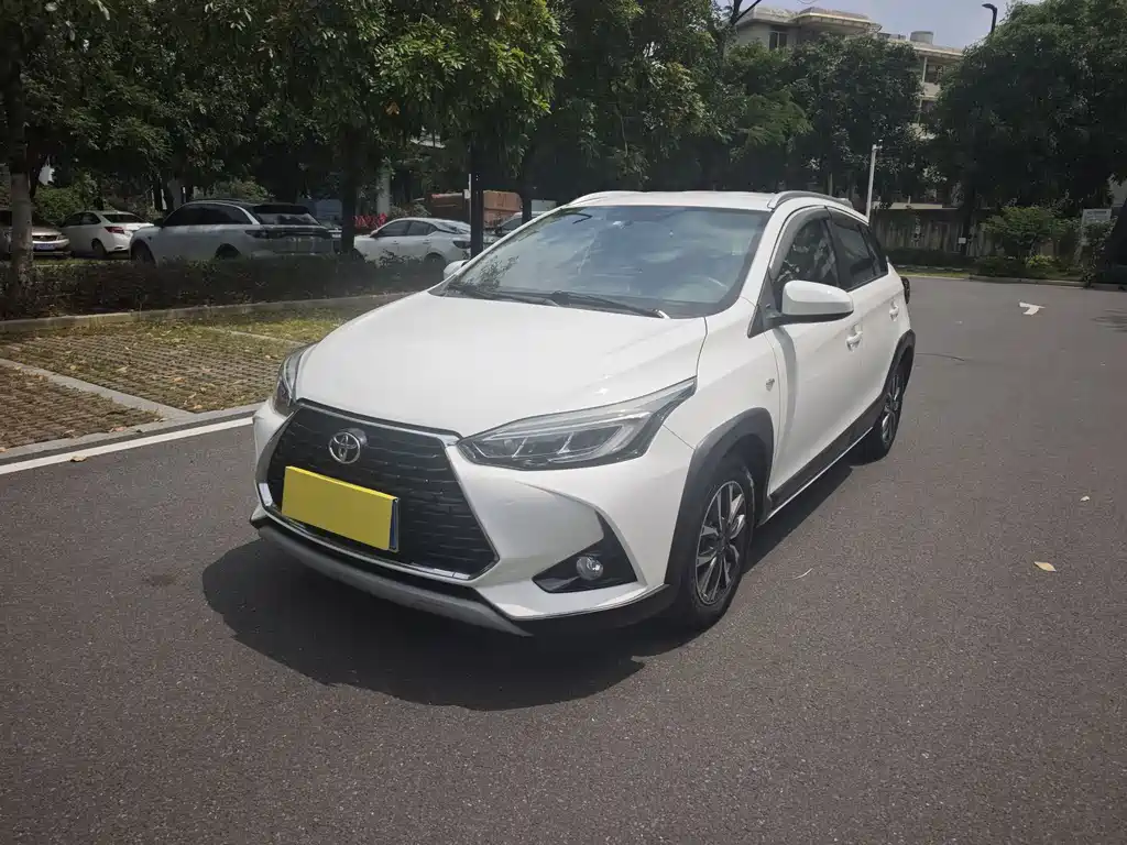 Toyota Yaris L 2020 — фото 1