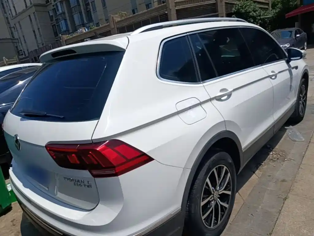 Volkswagen Tiguan L 2018 — фото 7