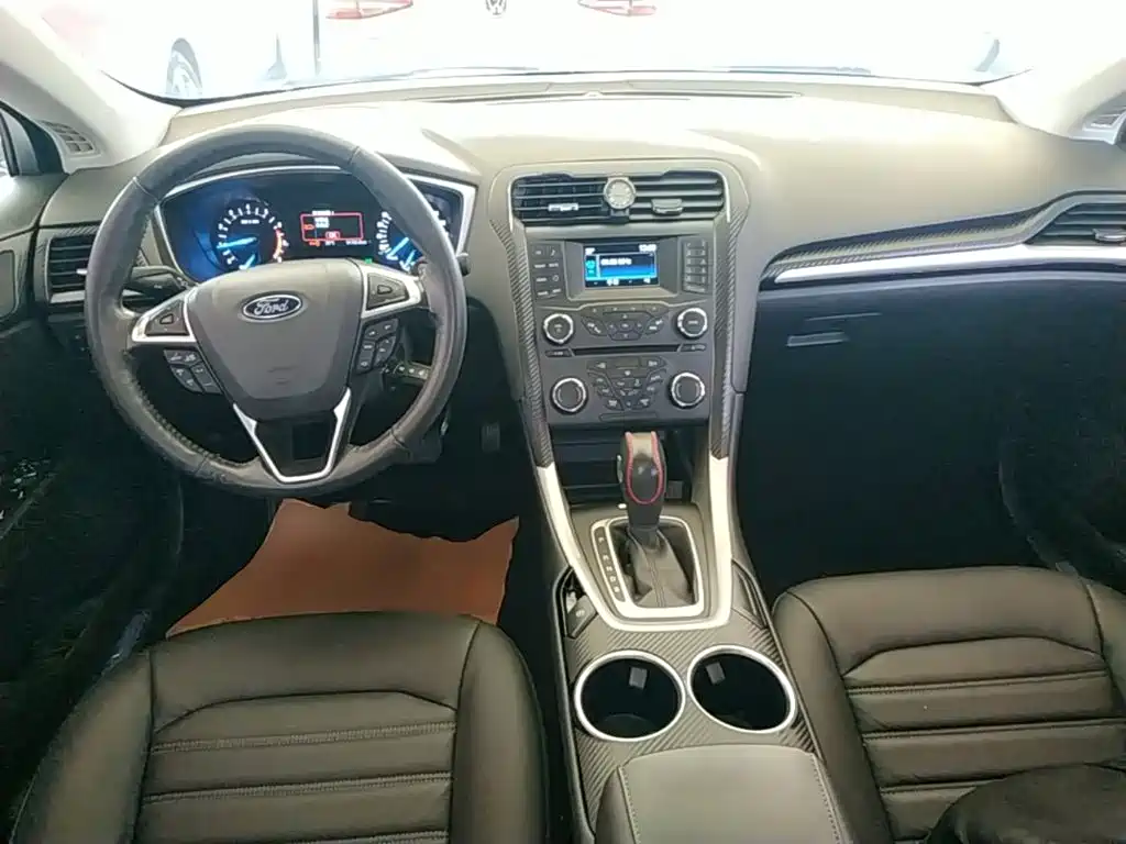 Ford Mondeo 2015 — фото 10