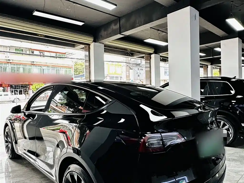 Tesla Model Y 2022 — фото 11