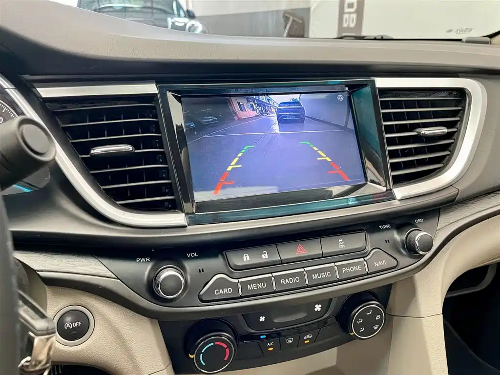 Buick Excelle 2015 — фото 11