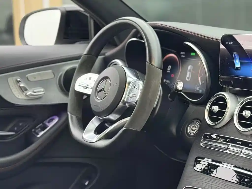 Mercedes-Benz C-Class 2022