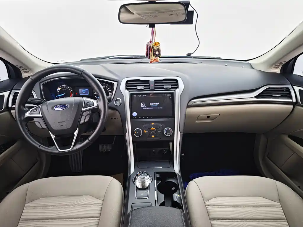 Ford Mondeo 2018 — фото 9
