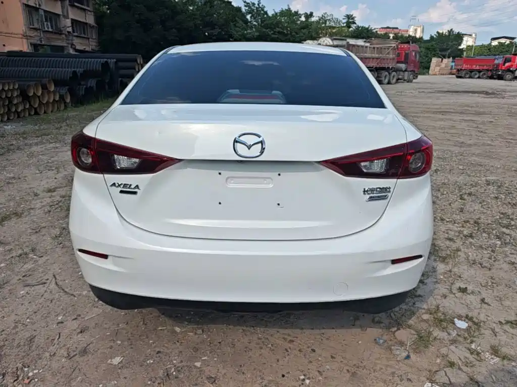 Mazda 3 Axela 2016